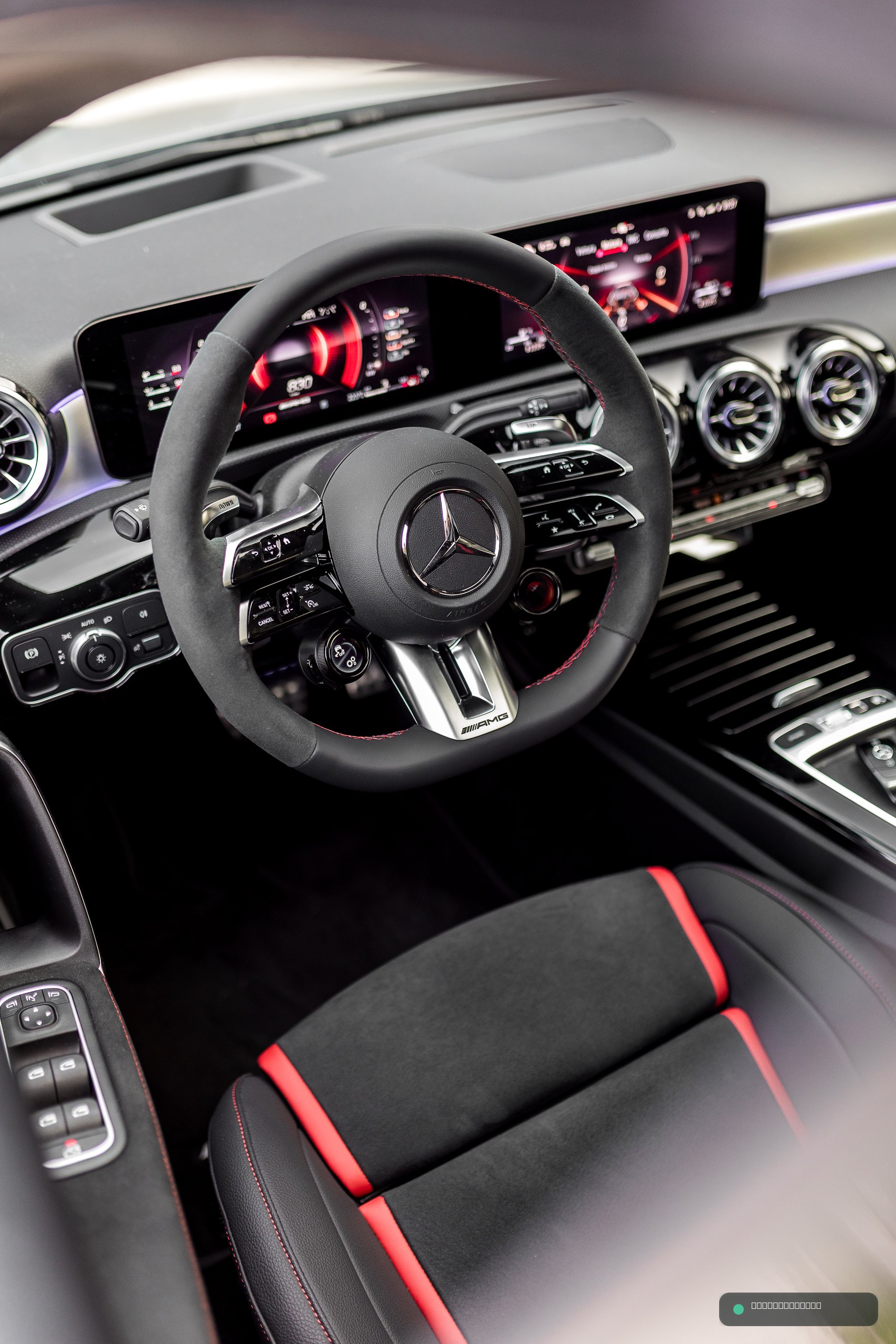 Mercedes-Benz A45s (4/5)